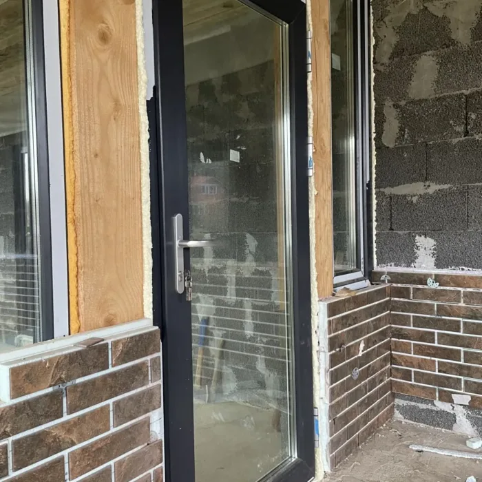 Установка окон в загородном доме