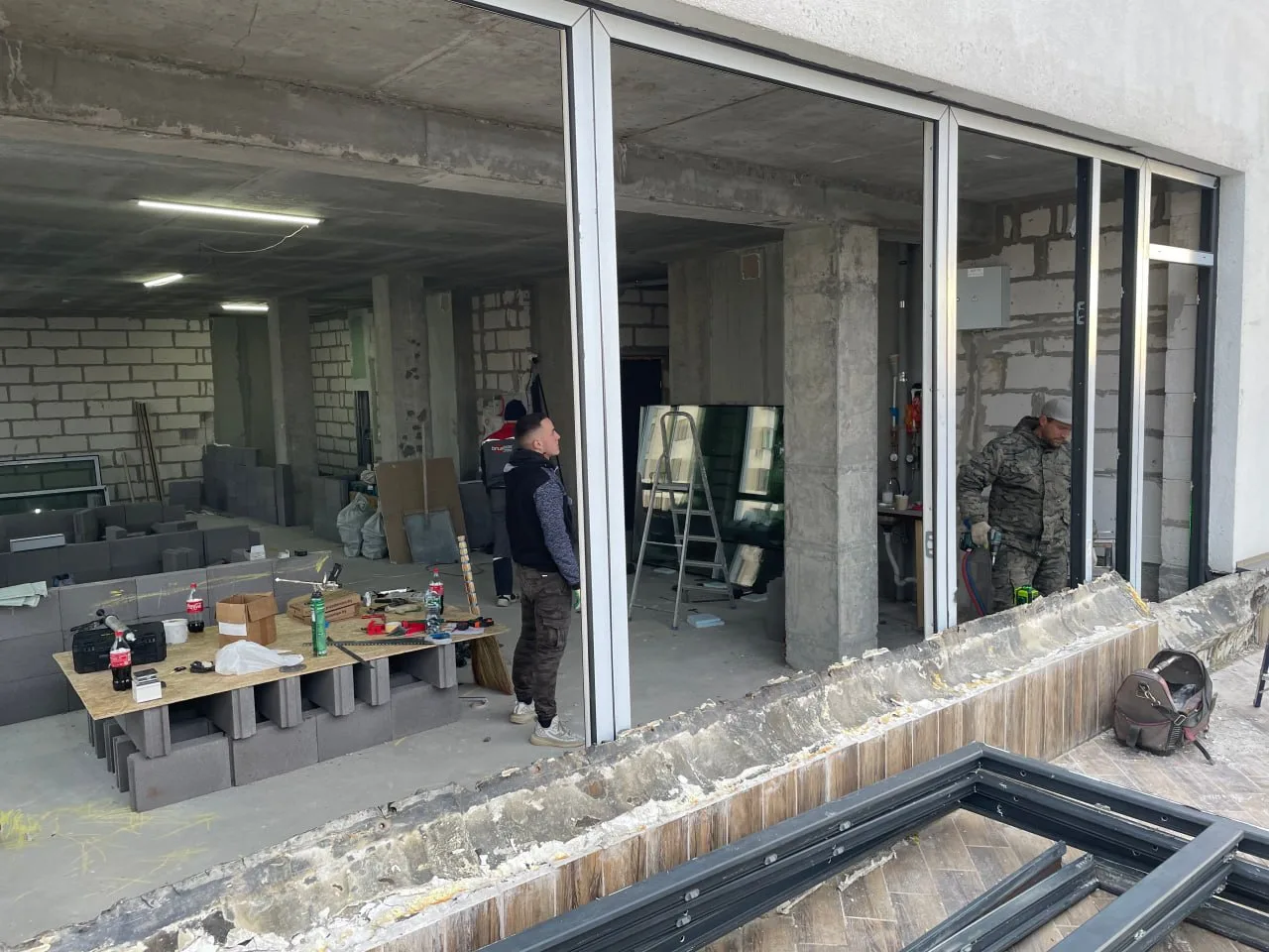 Пластиковые окна антрацит в частном доме Борисов – монтаж по ГОСТу от Дистар