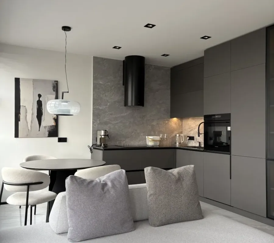 Кухонный мягкий уголок со столом в Борисове – обеденная зона в тон гарнитура от Дистар